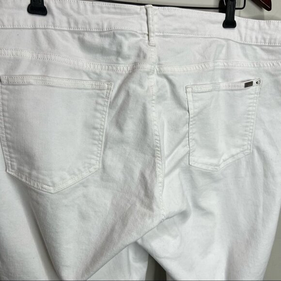 REITMAN’S R. Jeans White Bermuda Shorts Size 38 Petite - Picture 4 of 9